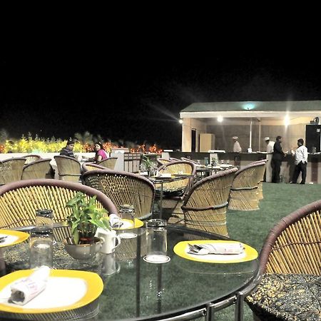 Hotel Jaipur Palace 外观 照片